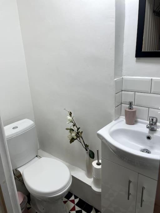 Comfy Flat In Heart Of Appartamento Londra